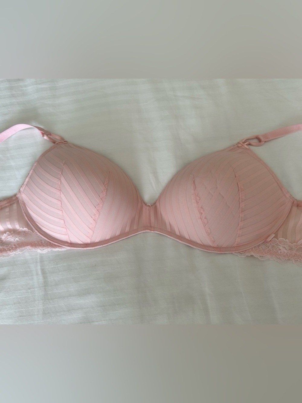 Victorias Secret Wireless Padded Push Up Bra Pink 36D